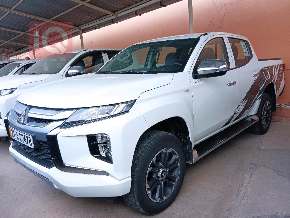 میتسوبیشی L200